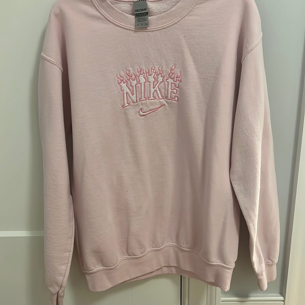 Adorable Nike Embroidered Sweatshirt